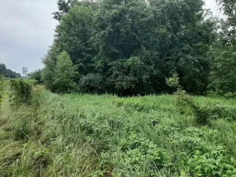 Kontraktfri grund syd for A12 sydøst for Berlin i Landkreis Oder-Spree
