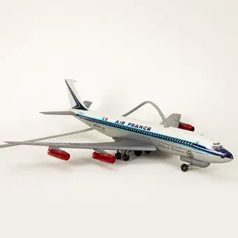 Boeing 707 Intercontinental a Jouets Mont-Blanc-tól, távirányítóval együtt, Franciaország, 1960-as évek.