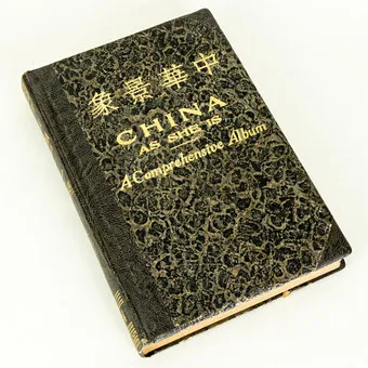 WU LIANDE (L. T. WU 伍聨德). CHINA AS SHE IS: A Comprehensive Album 中华景象 (prima ediție, a doua impresiune), Shanghai, 1934.