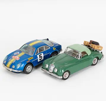 Dos coches de hojalata: Daiya Japón, Alpine Renault y un Jaguar, años 1950-1970 (2).