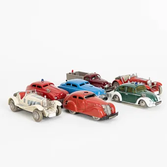 SCHUCO. Gyűjtemény: két Micro Racer 1043/1, Variant-Limo, 3041, Varianto Elektro 3112, rendőrautó 3000, Mirakocar 1001 és Patent 3000, Nürnberg, 20. sz. második fele (7).