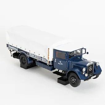 CMC exclusieve modellen. Mercedes-Benz vrachtwagen - racedivisie, racetransporter LO 2750, naar het voorbeeld uit de jaren 1934-1938.
