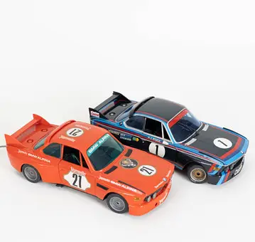 SCHUCO. Dos modelos BMW 3.0 CSL Coupé, Fürth, años 1970.