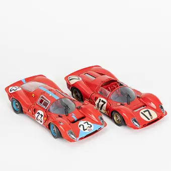 JOUEF EVOLUTION. Twee sportwagenmodellen - Ferrari 330 P 4, Italië.