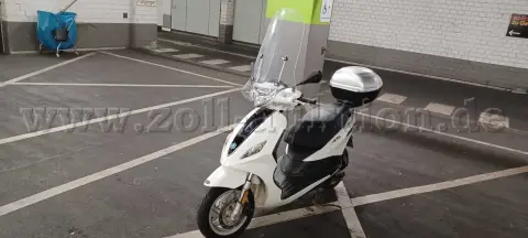 1 skuter Piaggio Fly 50 uszkodzony