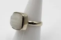 Серебряное кольцо с лунным камнем, размер 51, 6,3 г