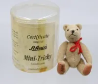 Schuco Mini-Tricky-Bär, eredeti vitrin, hozzávetőleg 7 cm magas