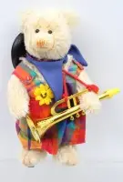 Plüssmackó, Michi klubmackó, Sigikid 1995-1996, kb. 23 cm magas
