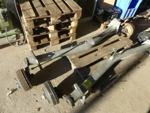 Traileraksler med bremsetromler