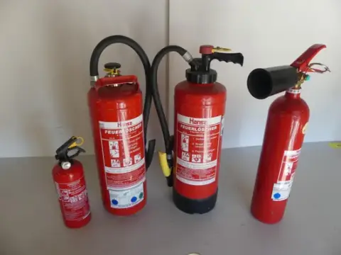 Lot aparata za gašenje požara
