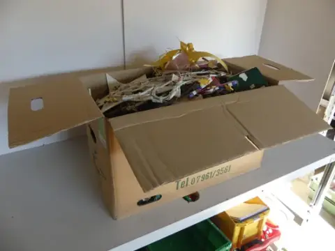 Skup božićnih ukrasa