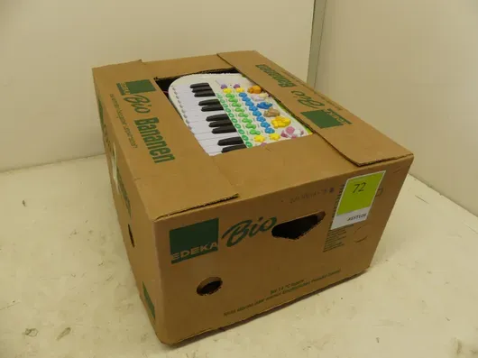 Konvolut med legetøj og børnekeyboard (figurer, smådele)