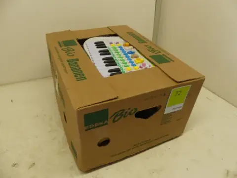 Konvolut Spielzeug u. a. Kinder-Keyboard (Spielfiguren, Kleinteile)