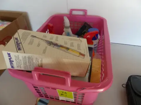 Konvolut af husholdningstilbehør