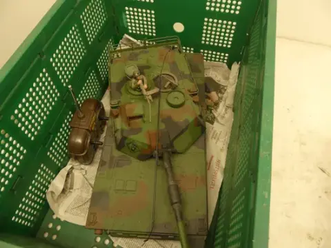 RC-Panzer mit Fernbedienung