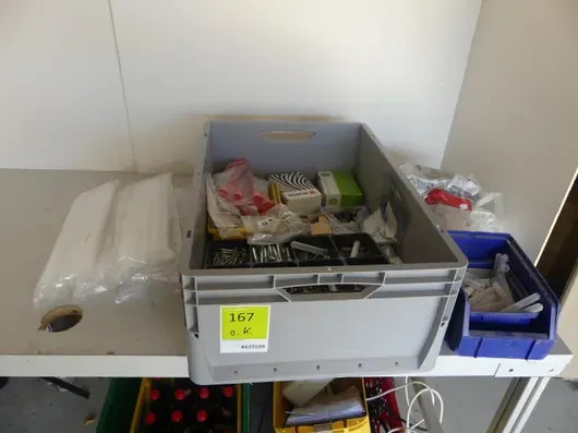 Konvolut befæstelsesmateriale