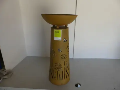 Dekorasjonssøyle med skål