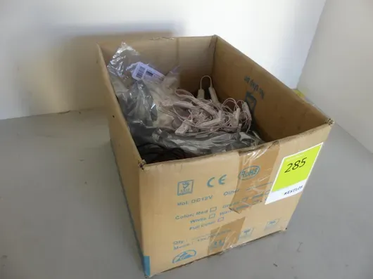 مجموعة وحدات LED مع كابلات