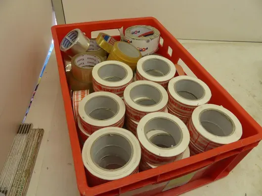 Post teipbånd bl.a. pakketeip, delvis trykt (Förch, tesa)