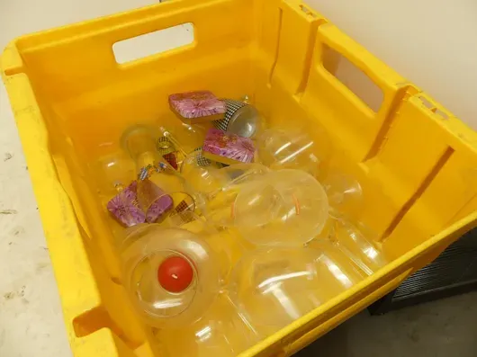 Konvolutt med glass