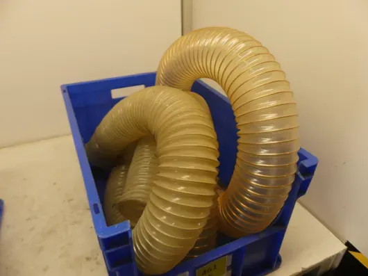 Konvolutt av sugeslanger, spiralslange transparent (Ø ca. 10 cm)