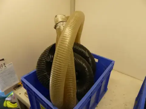 Konvolut af sugeslanger, spiralslange transparent og sort