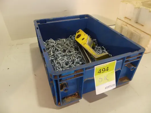Konvolutt ombånding bl.a. ombåndingsstrammer (trådklemmer/båndspenner)