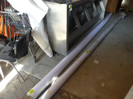 Materijal u rolama, bijela, oko 5 m