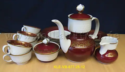 1 kaffeservice, 1 bonbonniere og 1 pragtskål af mærket Reichenbach