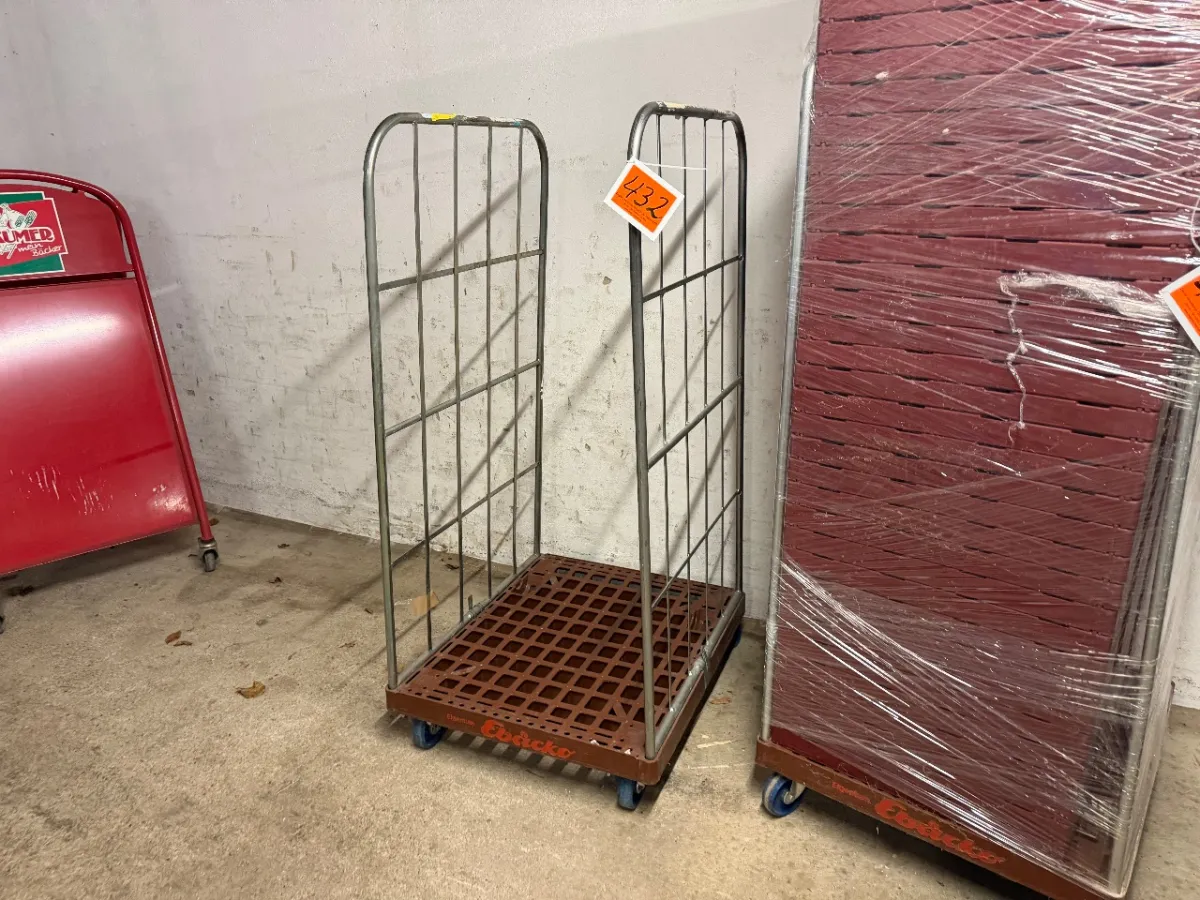 Wire mesh transport trolley