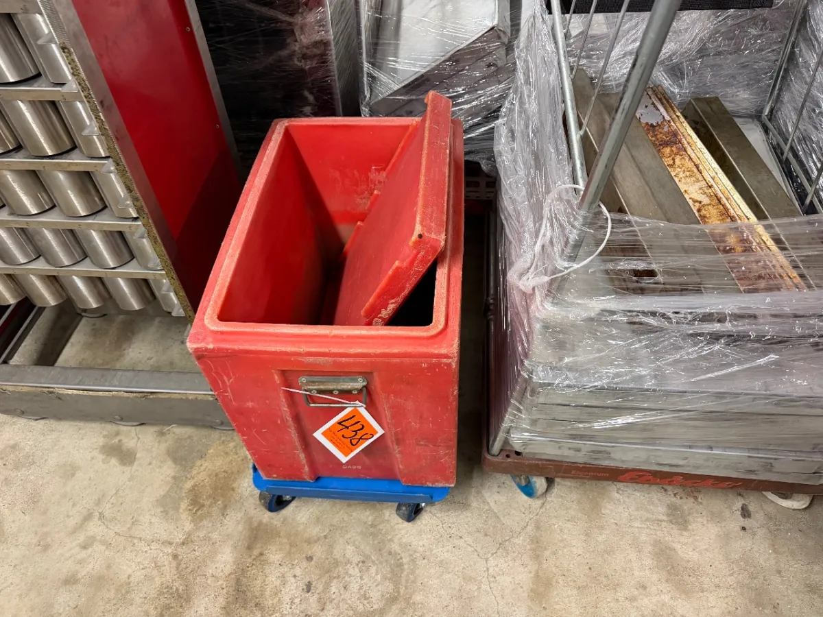 Box (with mobile base)