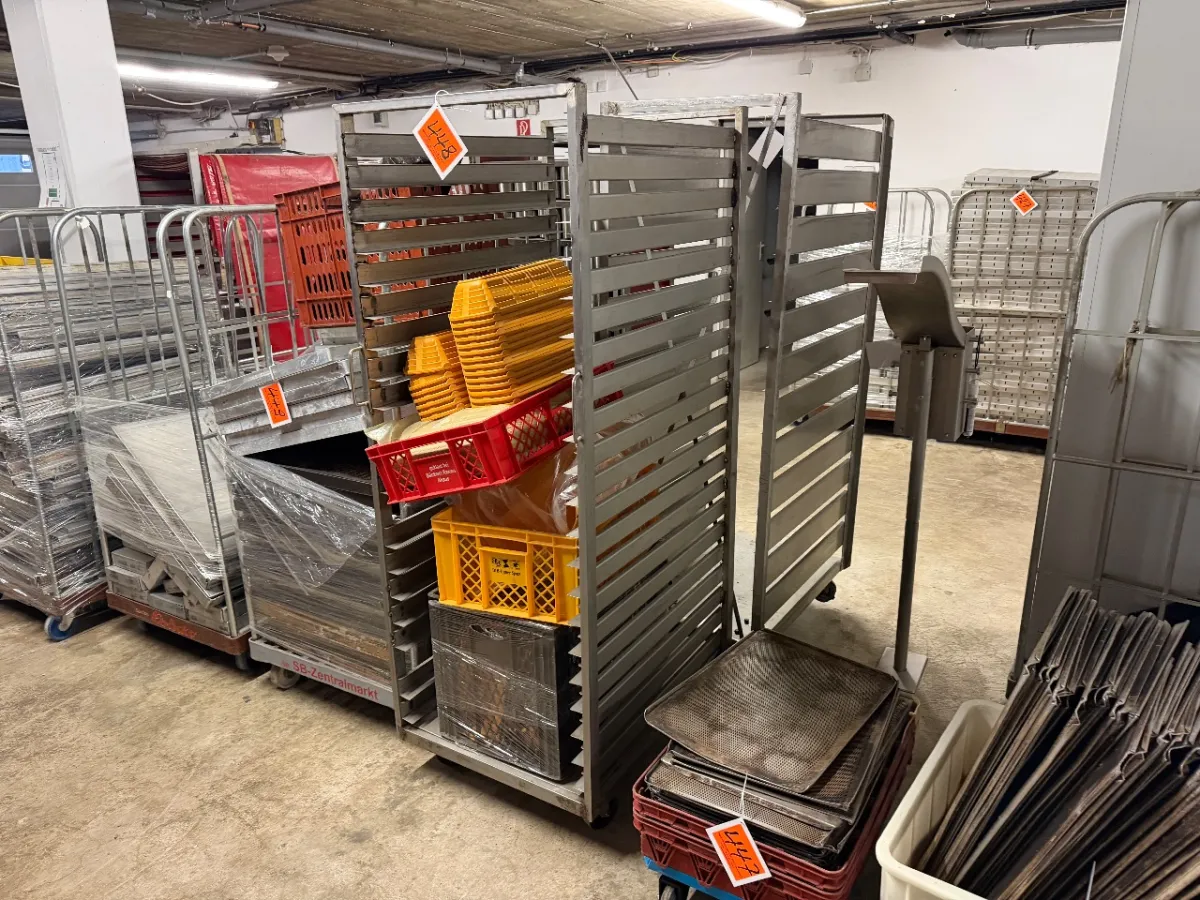 RVS transportwagen (met diverse inhoud)
