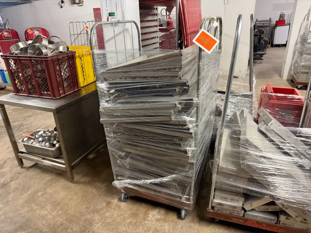 Mesh transport trolley (with various sheet metal)