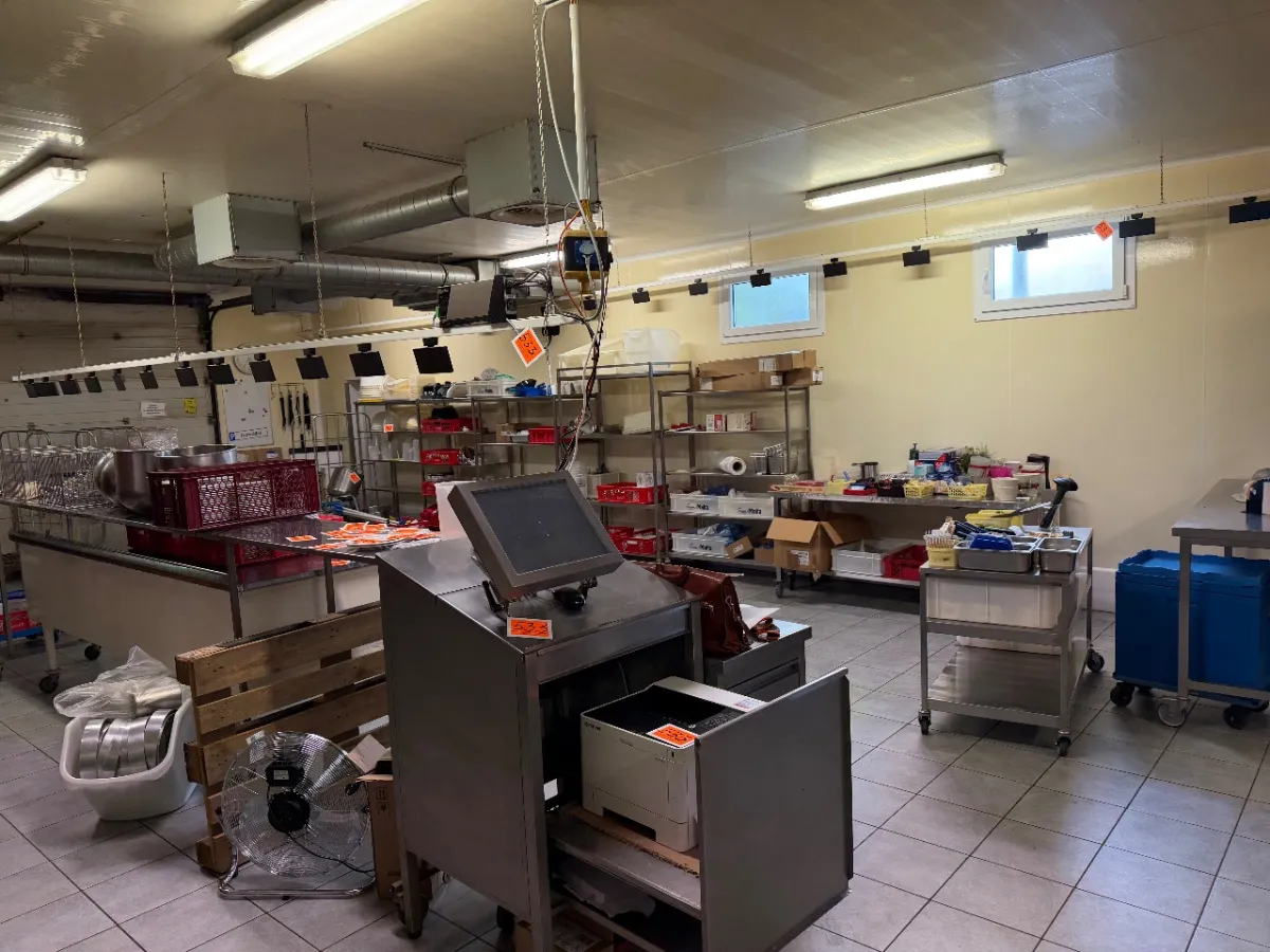Système de distribution pour succursales (avec 26 écrans)