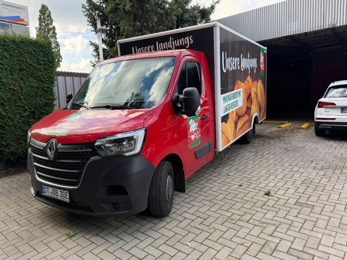 Electric vehicle (with closed box)