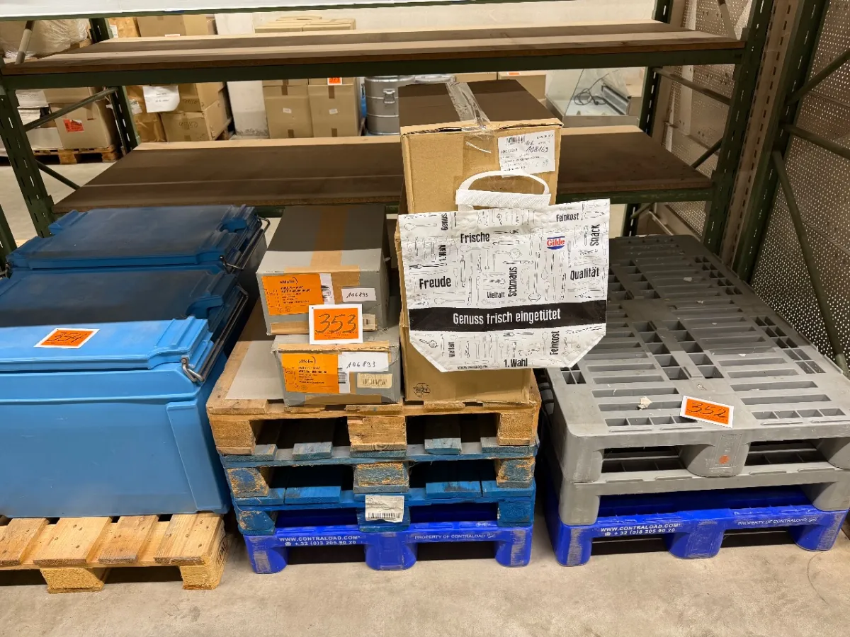 Posten Holz-Paletten (4 Stück) + (Tragetaschen + HDPE-Hemdchenbeutel)