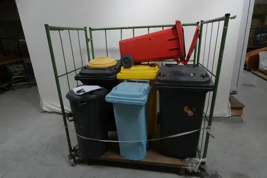 Lot de poubelles