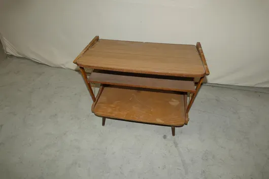 Odkládací stolek