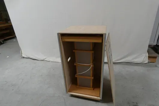 Podest für HD Projektor