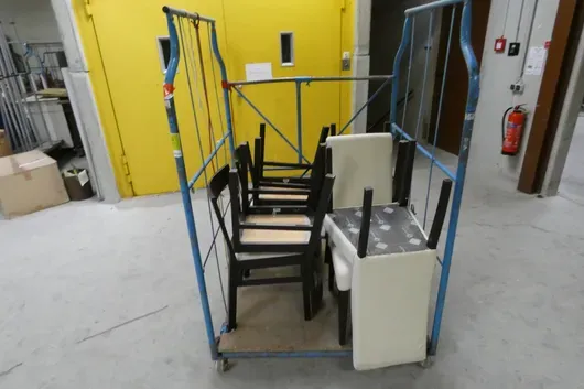 Partij stoelen