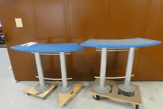 2x Sta-bureau