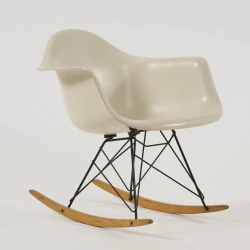 Charles Eames, Ray Eames – Schommelstoel 'RAR', 1950-53 (ontwerp)