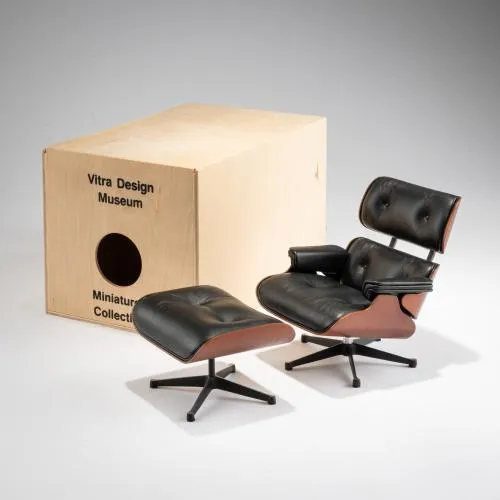 Charles Eames, Ray Eames – Miniature fauteuil 'Lounge Chair' avec Ottoman, 1956 (design)