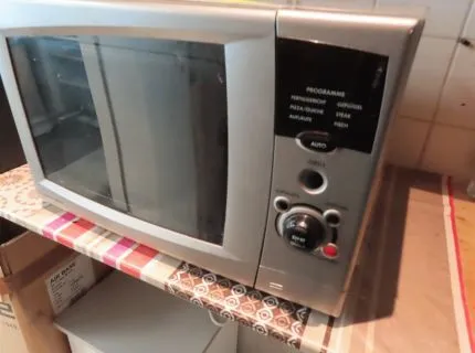 1 micro-ondes, marque AEG, type Micromat_Duo/ 5.80G