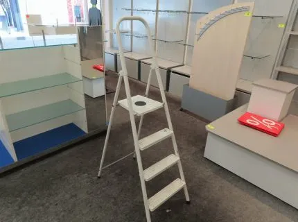 1 aluminium ladder, white, 4-step
