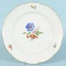 Teller "Schwerter Meissen" – Porzellan, handbemalt, Dekor "Bukett mitte, bunt", Fahne mit strukturiertem Flechtmuster, gewellter Goldrand, D= 26,5…
