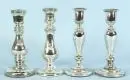 Bougeoirs en étain paysan, 4 pièces – pied rond, tige balustre, H= 26/27 cm
