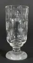Verre à pied – verre incolore, paroi à taille olive, 12 motifs taillés avec pagodes et petits temples, pied rond, H= 16,5 cm