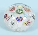 Paperweight "Baccarat" – colorless glass, millefiori decor with 5 silhouette figures, dated 1848, H= 5 cm, D= 7 cm