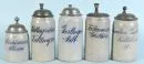 Bierpullen, 5 stuks – herbergpullen – steengoed, blauw geglazuurde opschriften, elk met tinnen deksel, H= 17-22 cm, rond 1900, o.a. Rittergarten Tuttlingen, Faltermair's Gasthaus en Otto Aurachres Gasthaus Vöcklabruck, deels vervuild